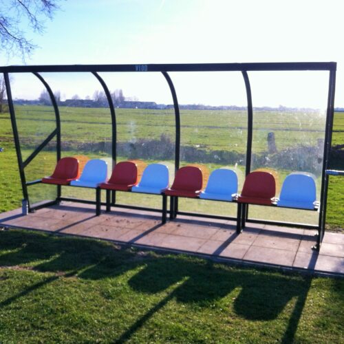 Dug-outs model 190 9 Onze DO190-serie dug-outs, een aanwinst voor iedere sportvereniging.